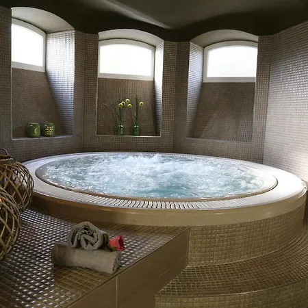 מלון Lipa ליפובה לאזנה